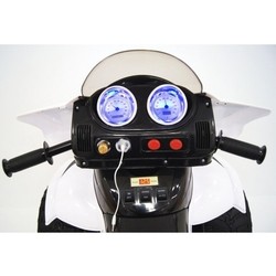 RiverToys E005KX (белый)