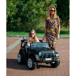 RiverToys Jeep M777MM (черный)