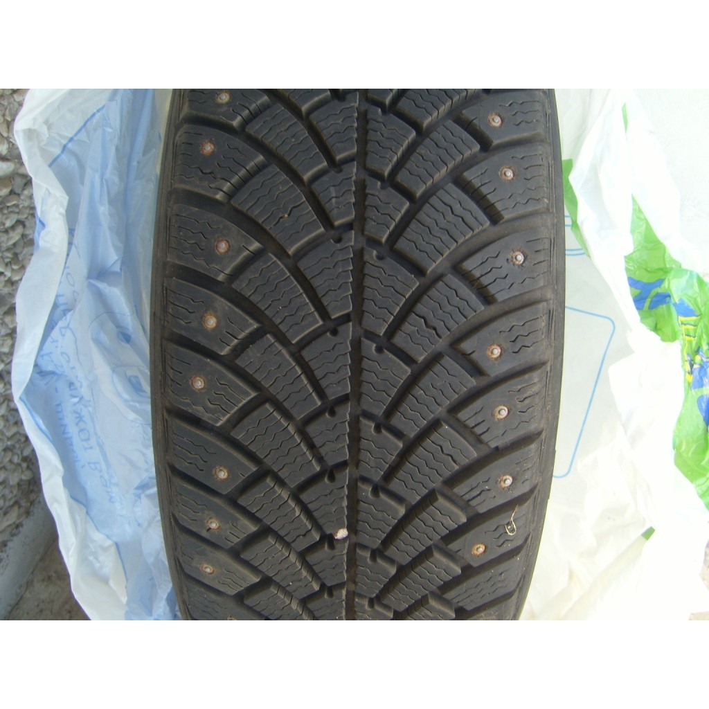 BF Goodrich G-Force Stud 205/65 R15 94Q