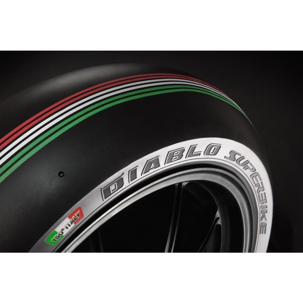 Best tyres brand for bikes. Пирелли диабло супербайк. Pirelli Superbike Pressure. Pirelli Diablo Superbike 200/60 Rain. Pirelli Superbike Size.