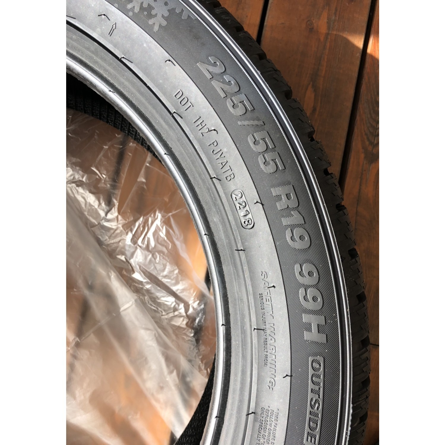 Wintercraft шины. Кумхо ws71. Шины Kumho WINTERCRAFT ws71. Kumho WINTERCRAFT ws71 275/45/20. Kumho 205/70 r15 WINTERCRAFT ws71 [96] t.