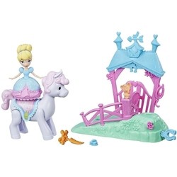 Hasbro Magical Movers Pony Ride Stable E0249