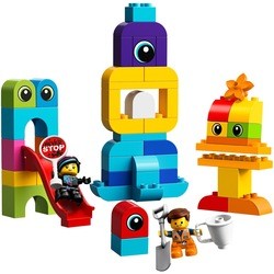 Lego Emmet and Lucys Visitors from the DUPLO Planet 10895
