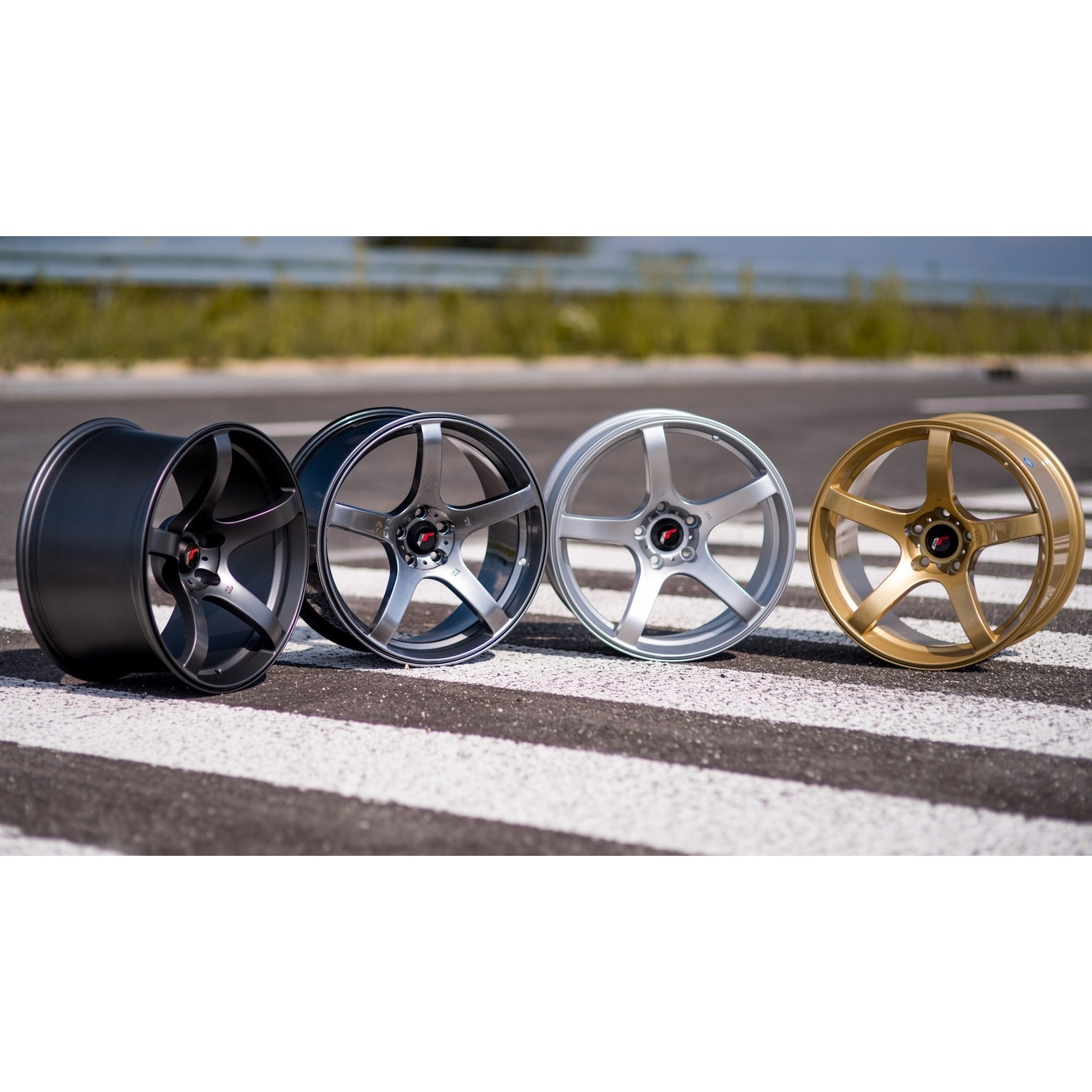 Japan Racing JR32 8,5x18/5x114,3 ET-20 DIA72,6