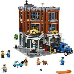 Lego Corner Garage 10264