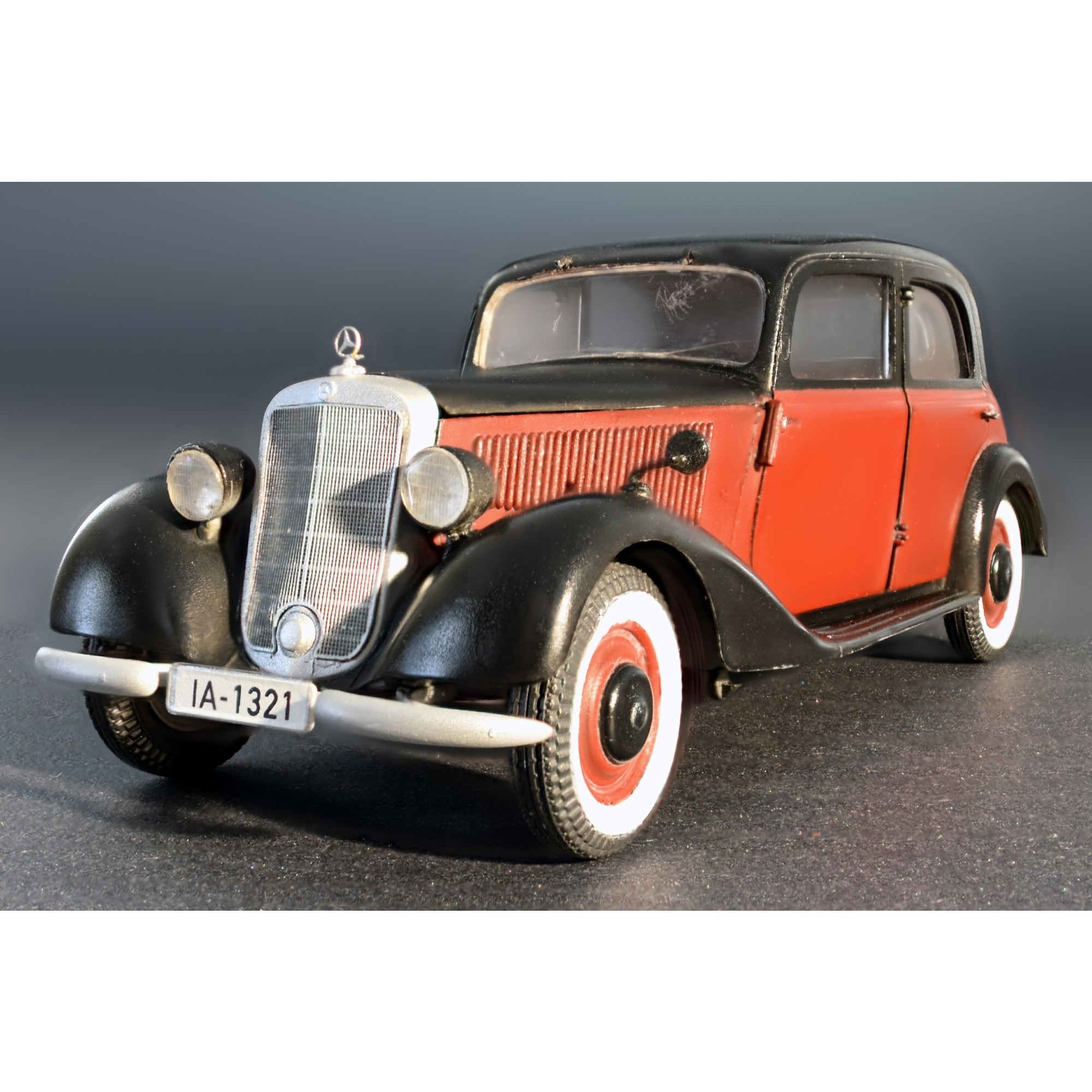 MiniArt German Passenger Car Typ 170V Saloon 4 Doors (1:35)