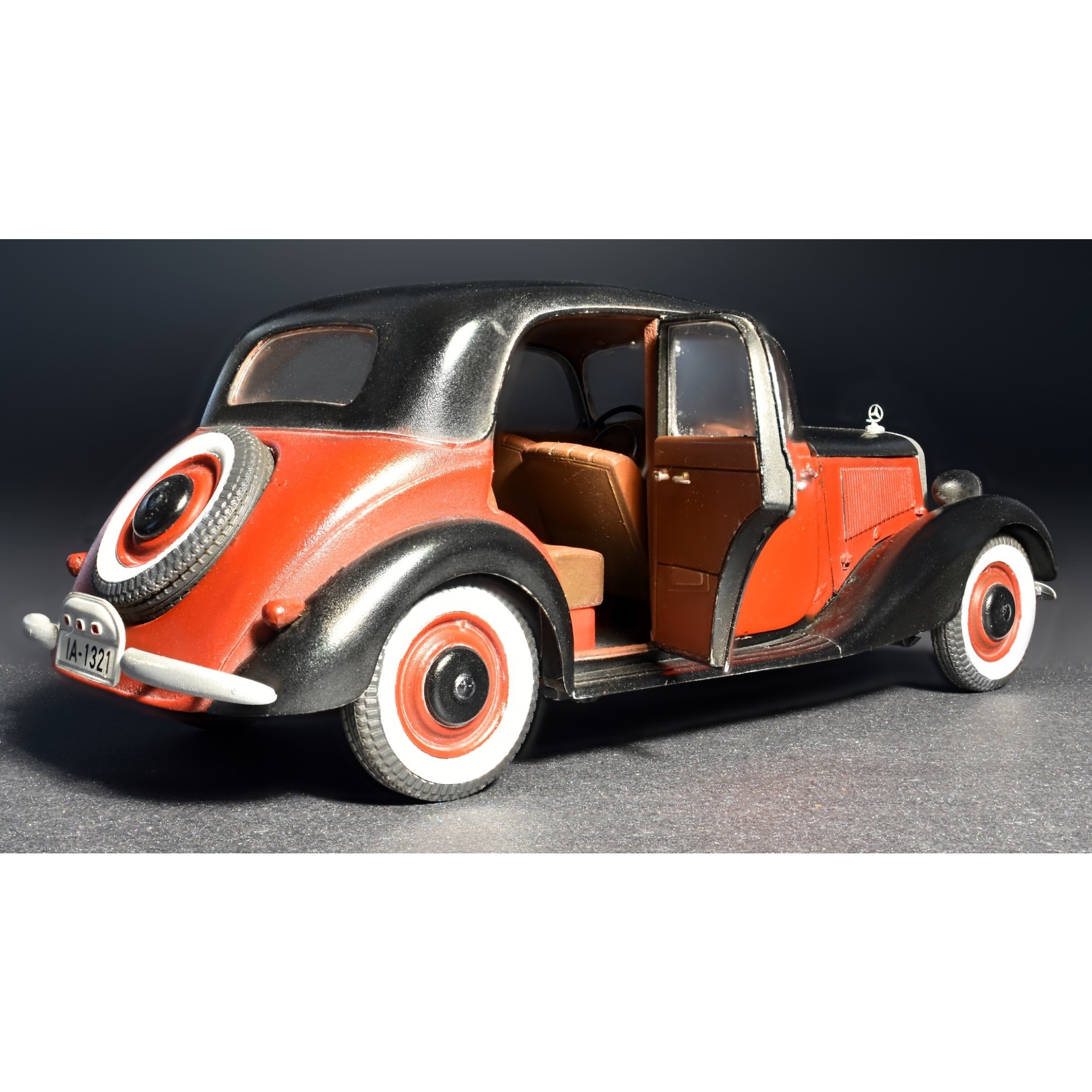 MiniArt German Passenger Car Typ 170V Saloon 4 Doors (1:35)