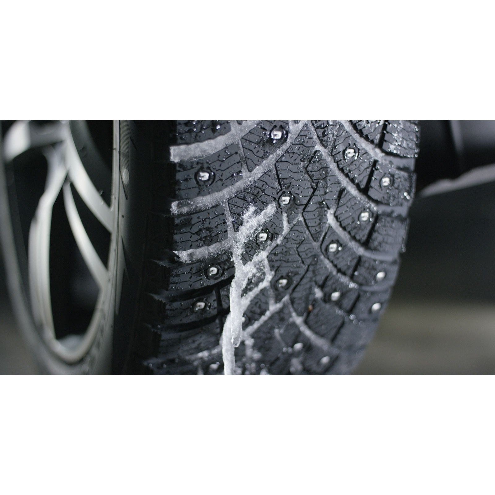 Pirelli Scorpion Ice Zero 2 315/40 R21 115H