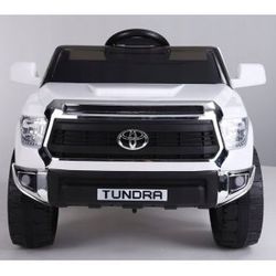 RiverToys Toyota Tundra JJ2125 (белый)