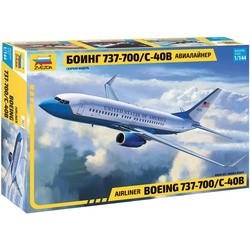 Zvezda Airliner Boeing 737-700/C-40B (1:144)