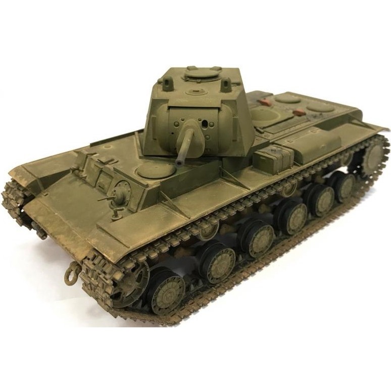 Zvezda Soviet Heavy Tank with L-11 Gun (mod. 1940) KV-1 (1:35)