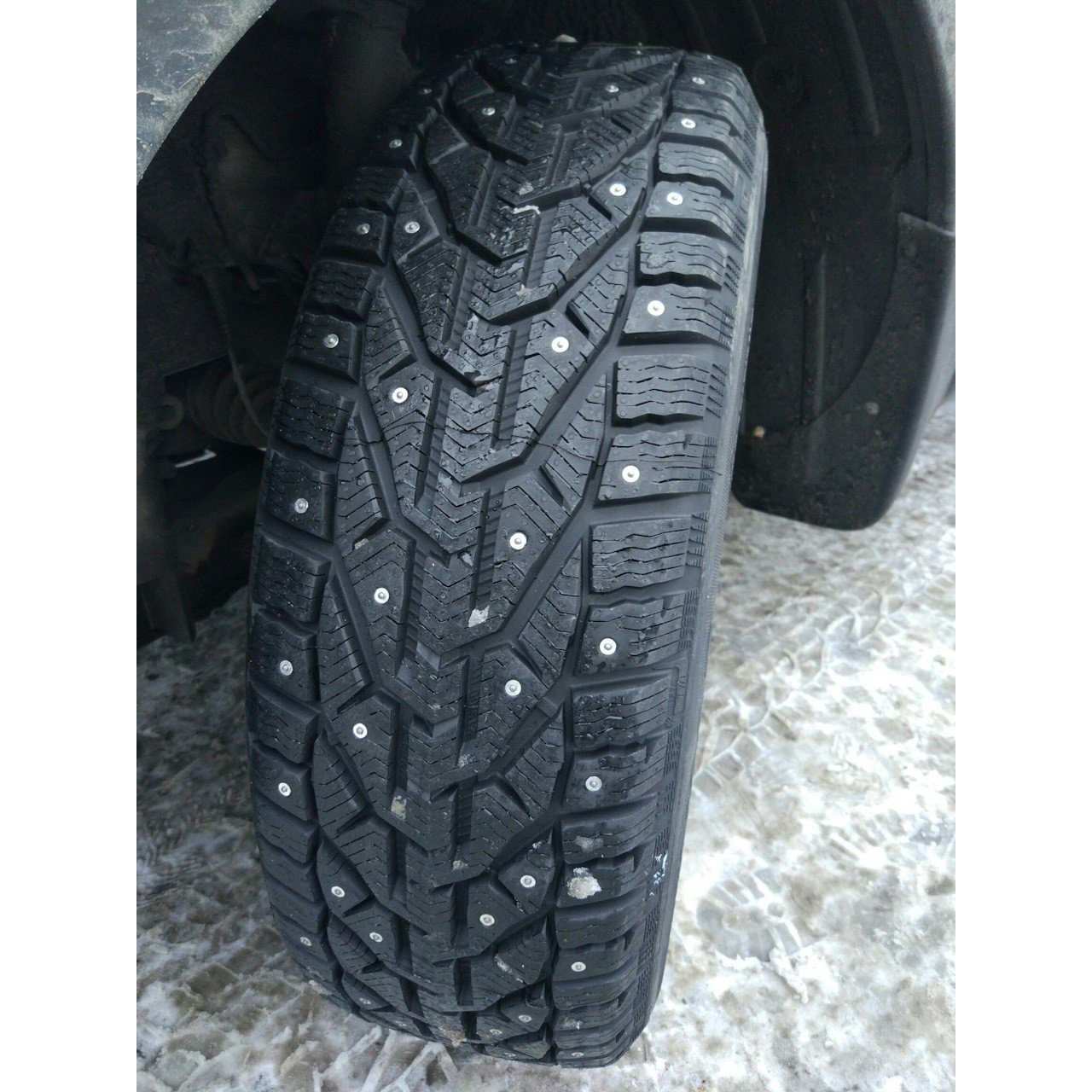 Шины suv ice. Tigar SUV Ice 215/65 r16. Tigar SUV Ice 225/65 r17. Tigar SUV Ice 225/55 r18. 215/65/17 Tigar Ice SUV t103 шипы.