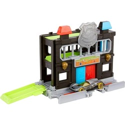 Hot Wheels Downtown Police Station Playset GVN72