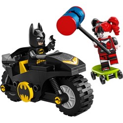 Lego Batman versus Harley Quinn 76220