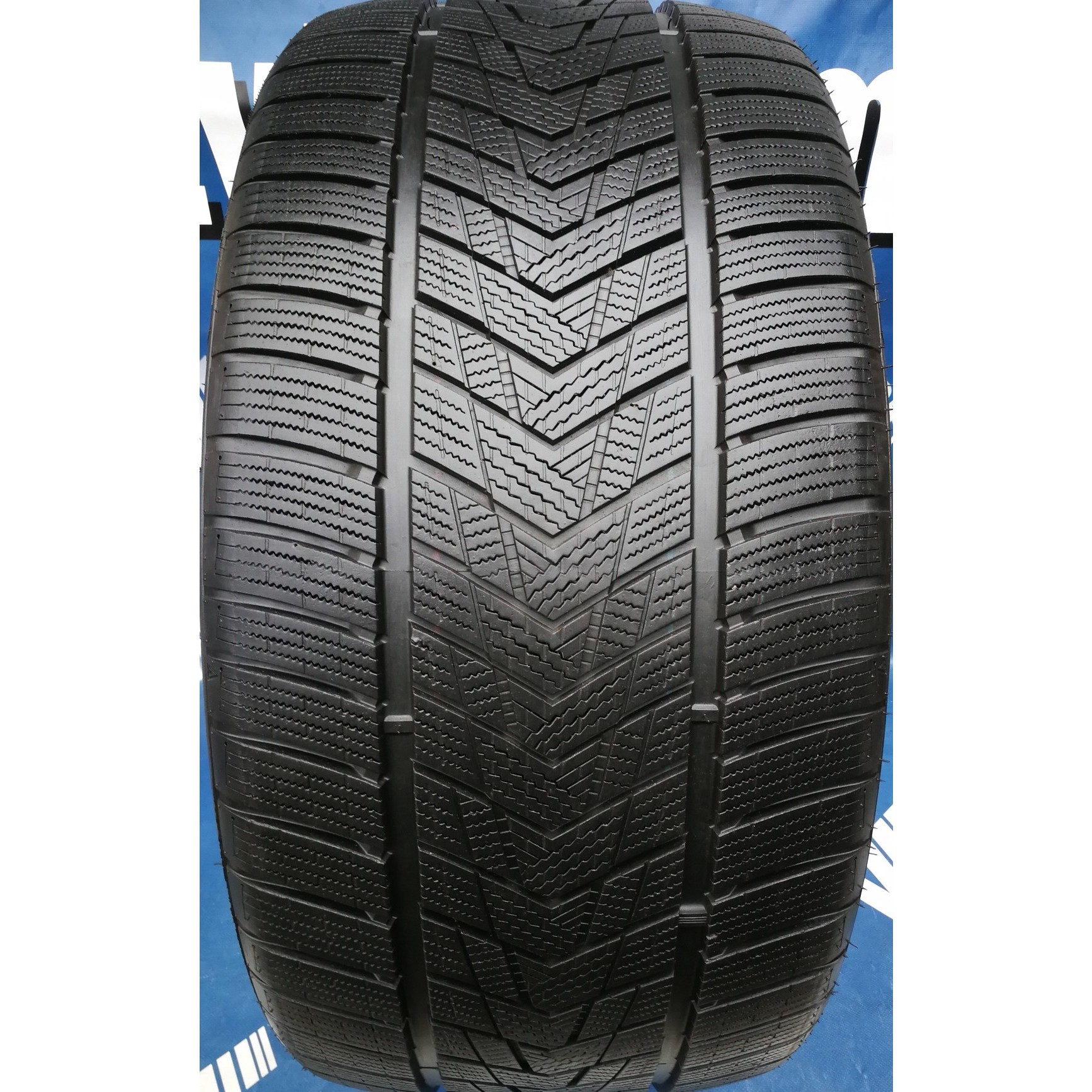 Rotalla Setula W Race S330 245/35 R20 95V