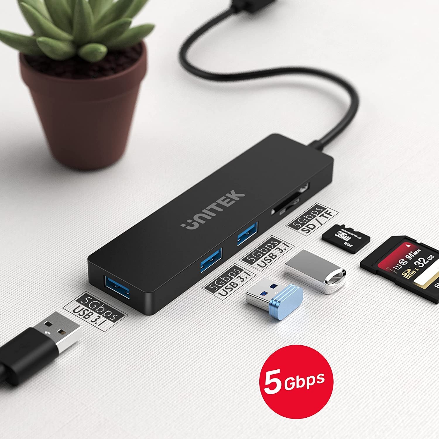 Unitek uHUB Q4+ 5-in-1 USB-C Hub with Dual Card Reader