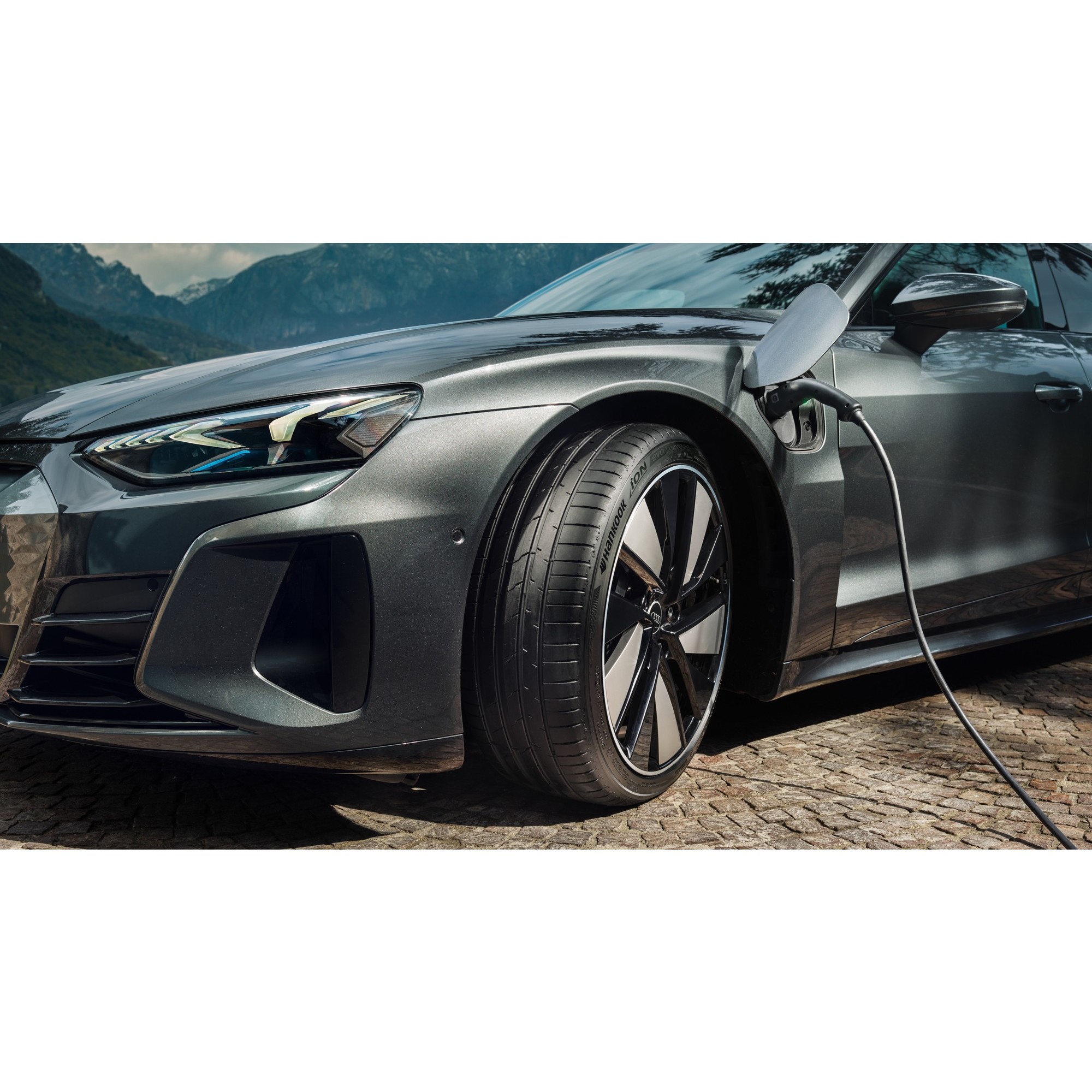 Hankook iON Evo IK01 235/35 R20 92Y