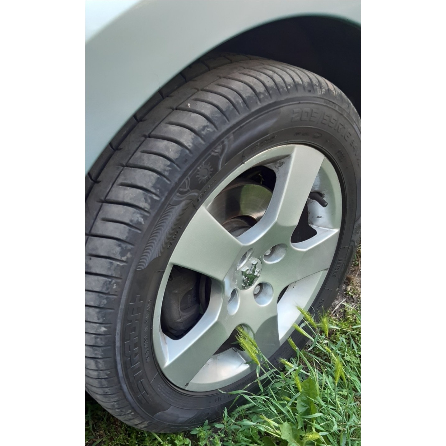ESTRADA Zetta Sport 215/65 R16 98V