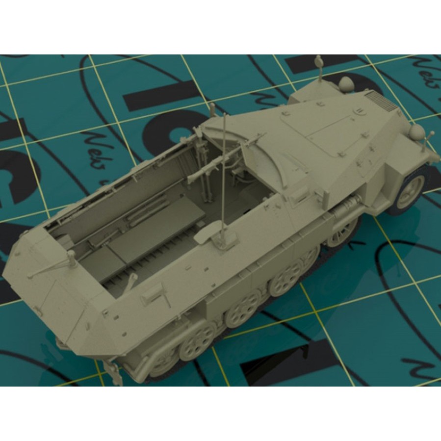 ICM Sd.Kfz.251/1 Ausf.A with German Infantry (1:35)