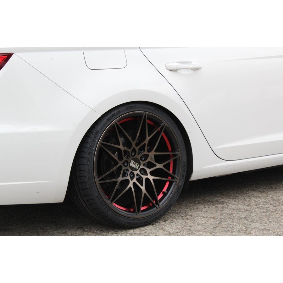 Berlin Summer UHP 1 225/50 R17 94V