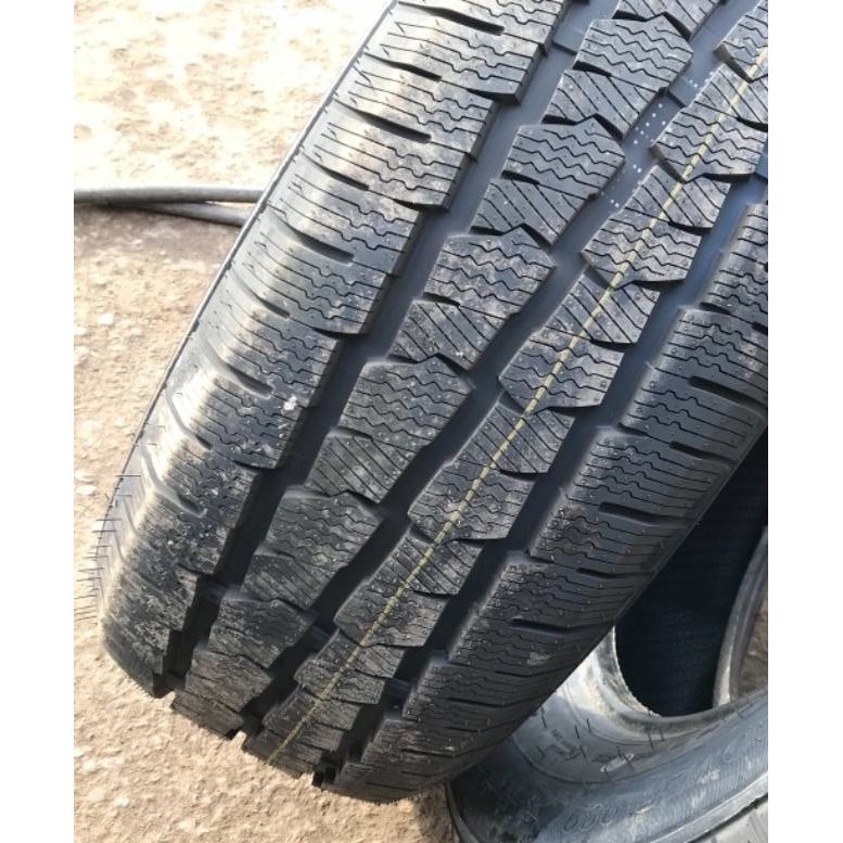 Roadmarch Snowrover 989 215/60 R16C 103T