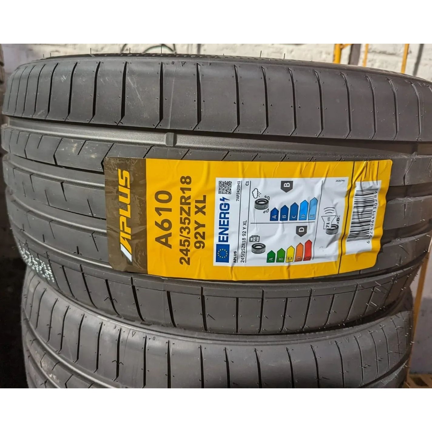 Aplus A610 195/45 R17 85W