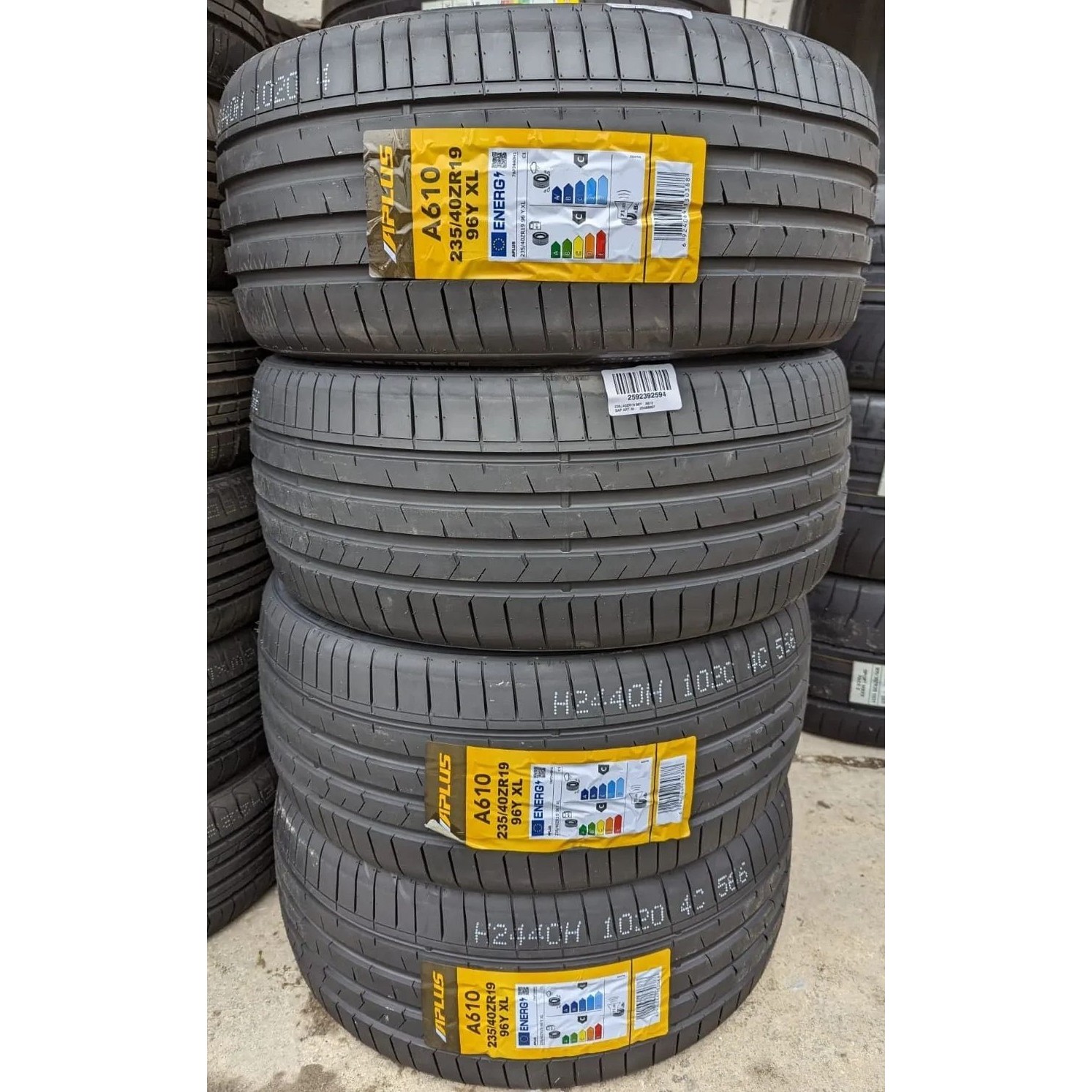 Aplus A610 235/55 R19 105W