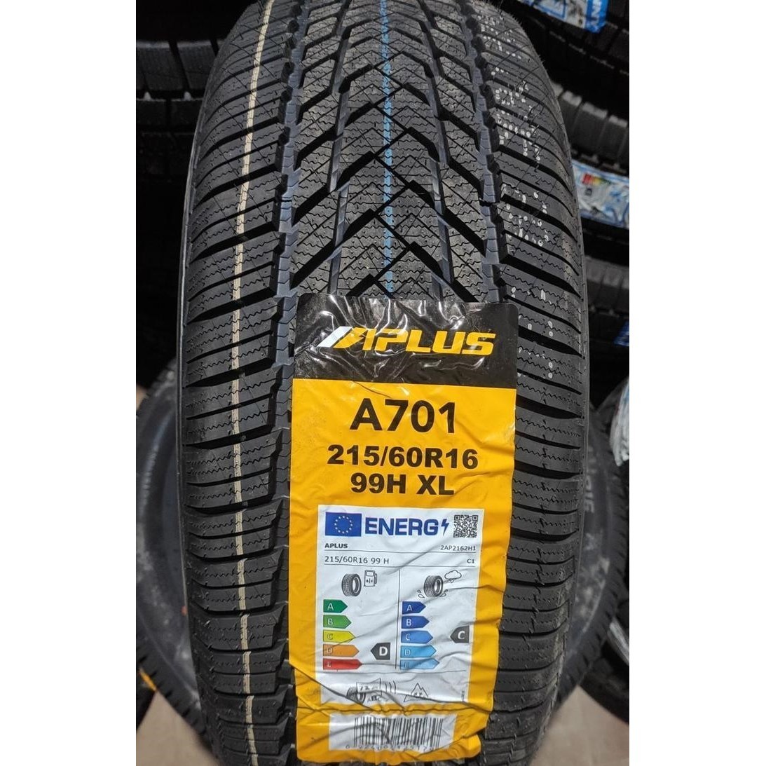 Aplus A701 215/60 R17 99H