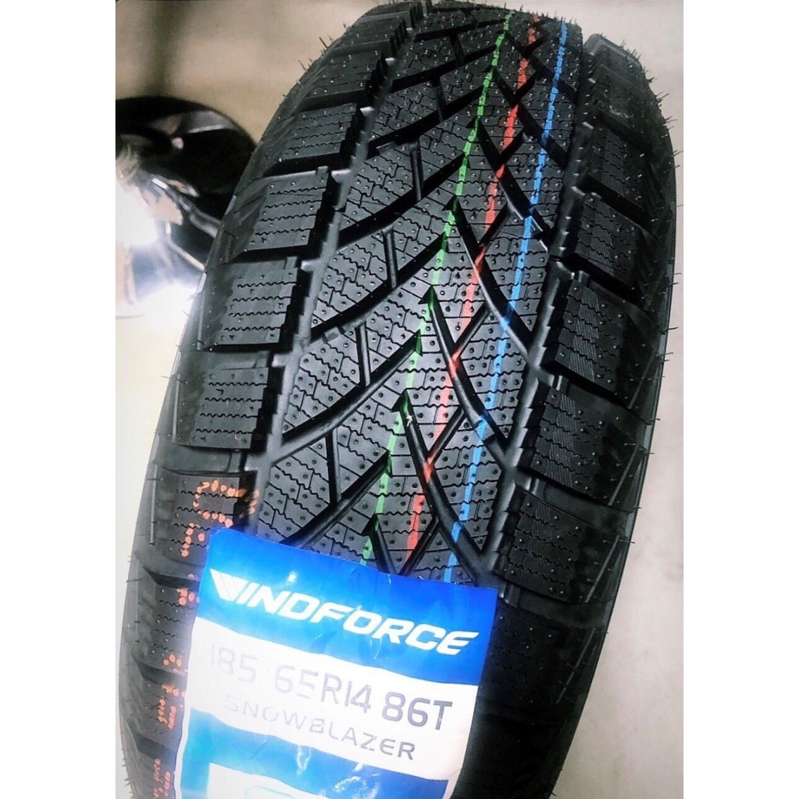Windforce Snowblazer 235/45 R19 99V