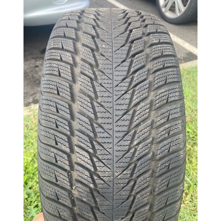 Atlas Polarbear UHP 2 255\/40 R19 100V