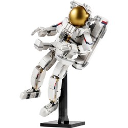 Lego Space Astronaut 31152