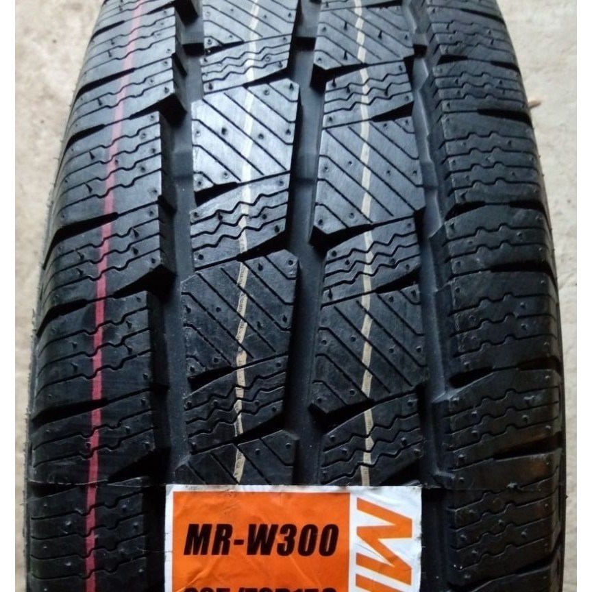 Mirage MR-W300 225\/75 R16C 121R