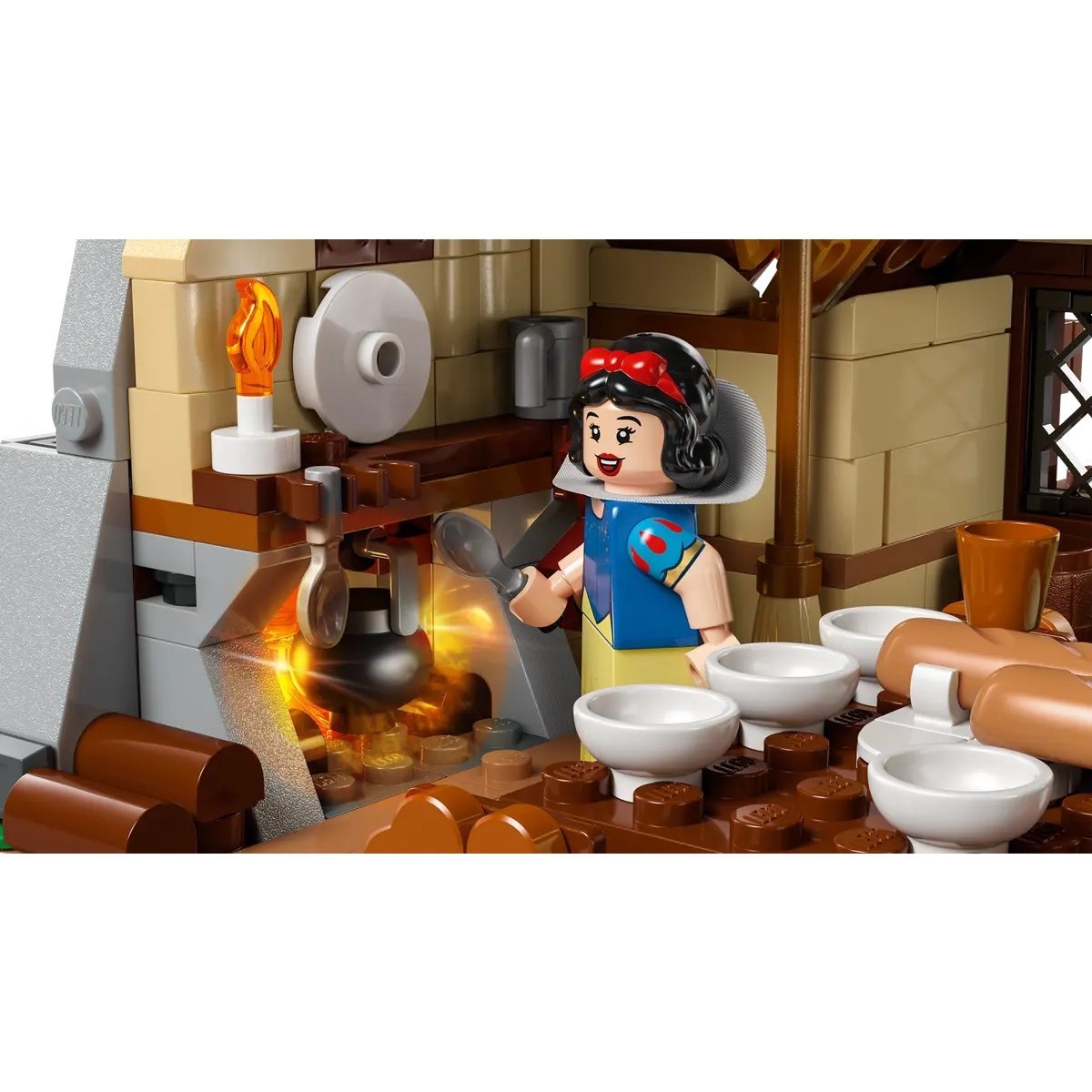 Lego Snow White and the Seven Dwarfs Cottage 43242