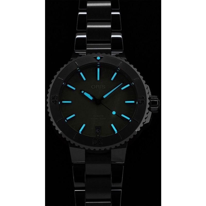 Oris Aquis Date 01 733 7770 4157-07 8 18 05P