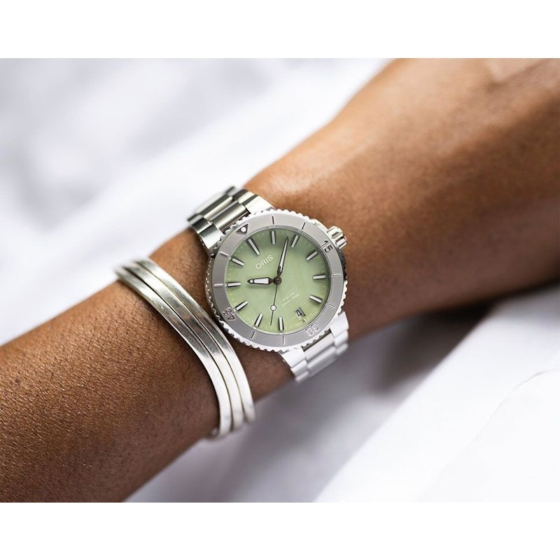 Oris Aquis Date 01 733 7770 4157-07 8 18 05P
