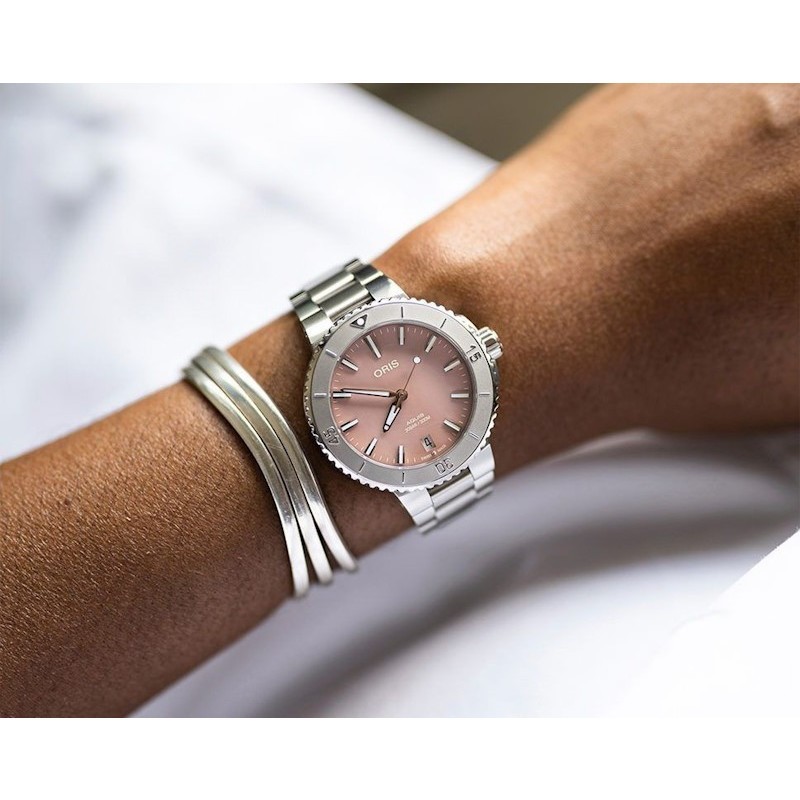Oris Aquis Date 01 733 7770 4158-07 8 18 05P