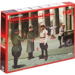 ICM WWII German Road Police (1:35)