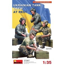 MiniArt Ukrainian Tank Crew At Rest (1:35)