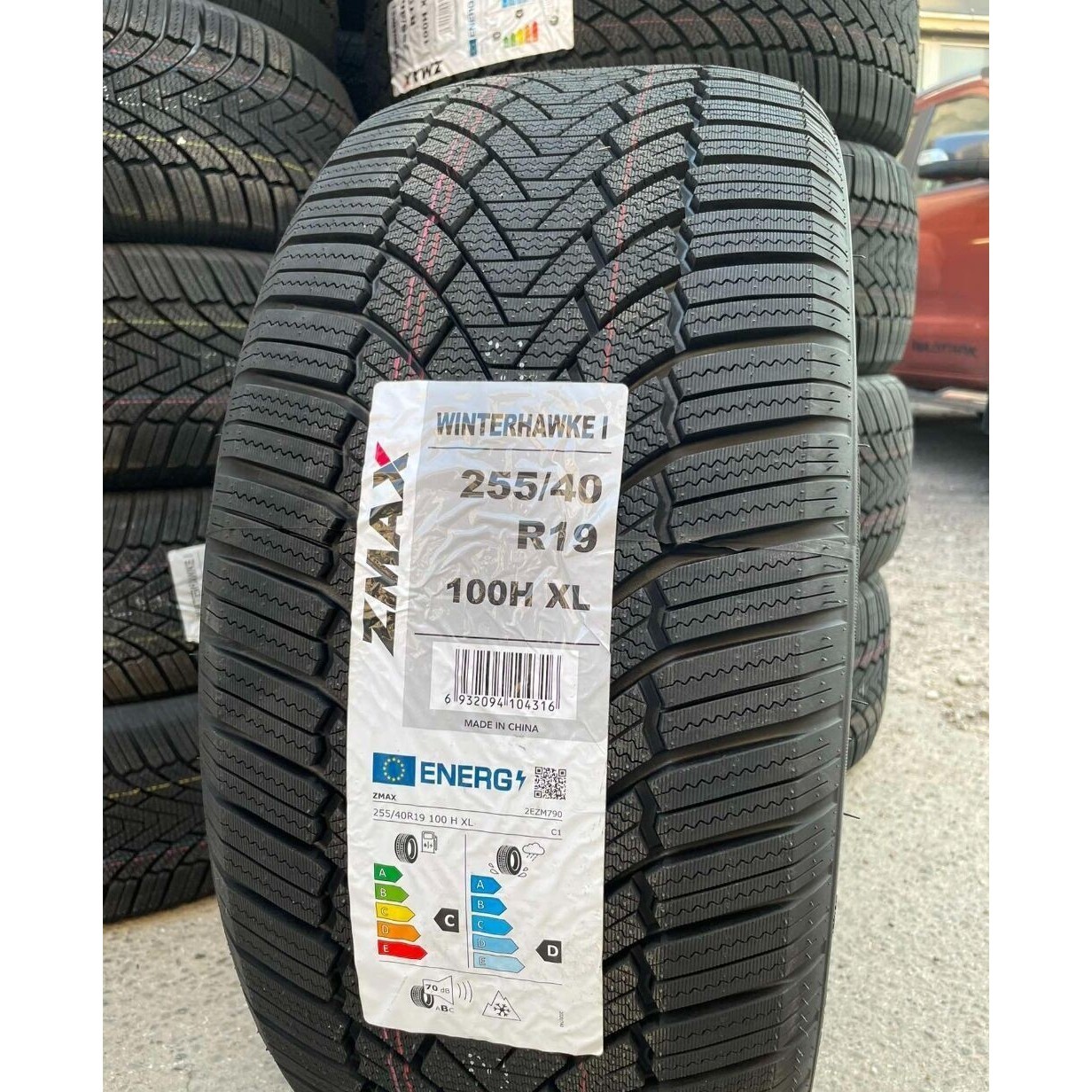 ZMAX Winterhawke I 235\/45 R18 98H