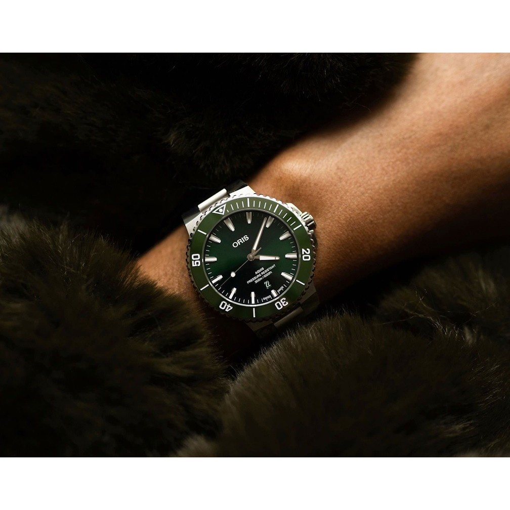Oris Aquis Date 01 733 7789 4157-07 8 23 04PEB