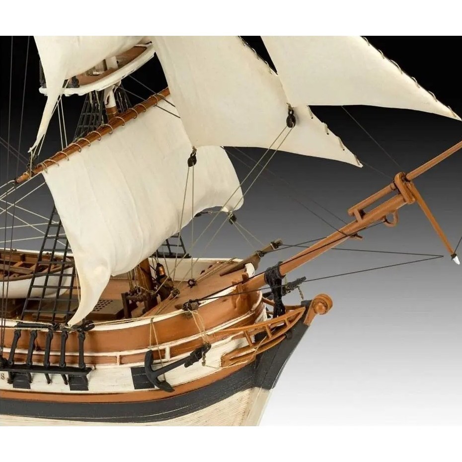 Revell Darwins Historical Discovery Barque H.M.S. Beagl (1:96)