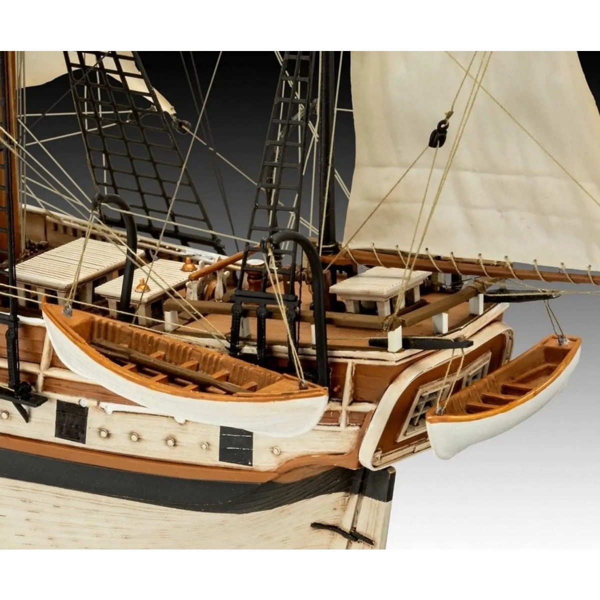 Revell Darwins Historical Discovery Barque H.M.S. Beagl (1:96)