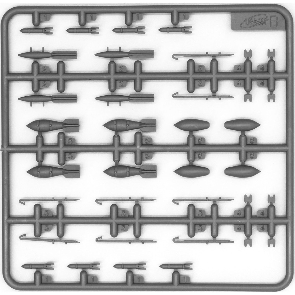 ICM I-153 Luftwaffe with Pilots and Ground Personnel (1:48)