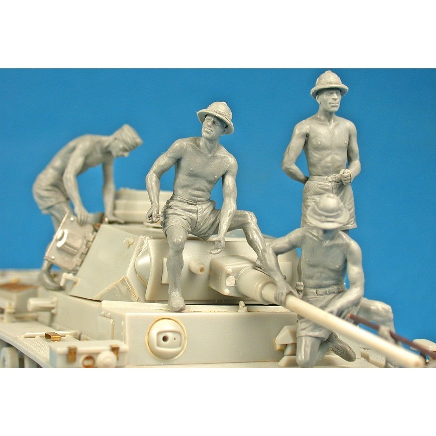 MiniArt German Tank Crew Afrika Korps Special Edition (1:35)