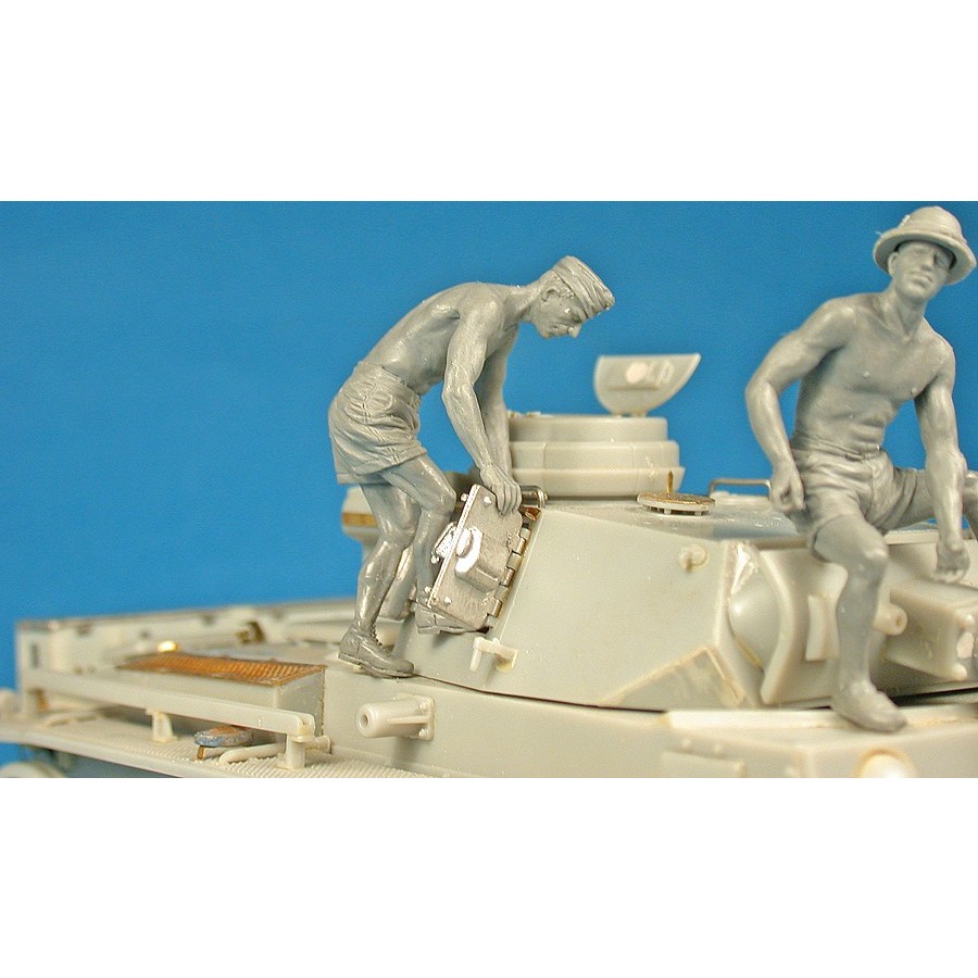 MiniArt German Tank Crew Afrika Korps Special Edition (1:35)