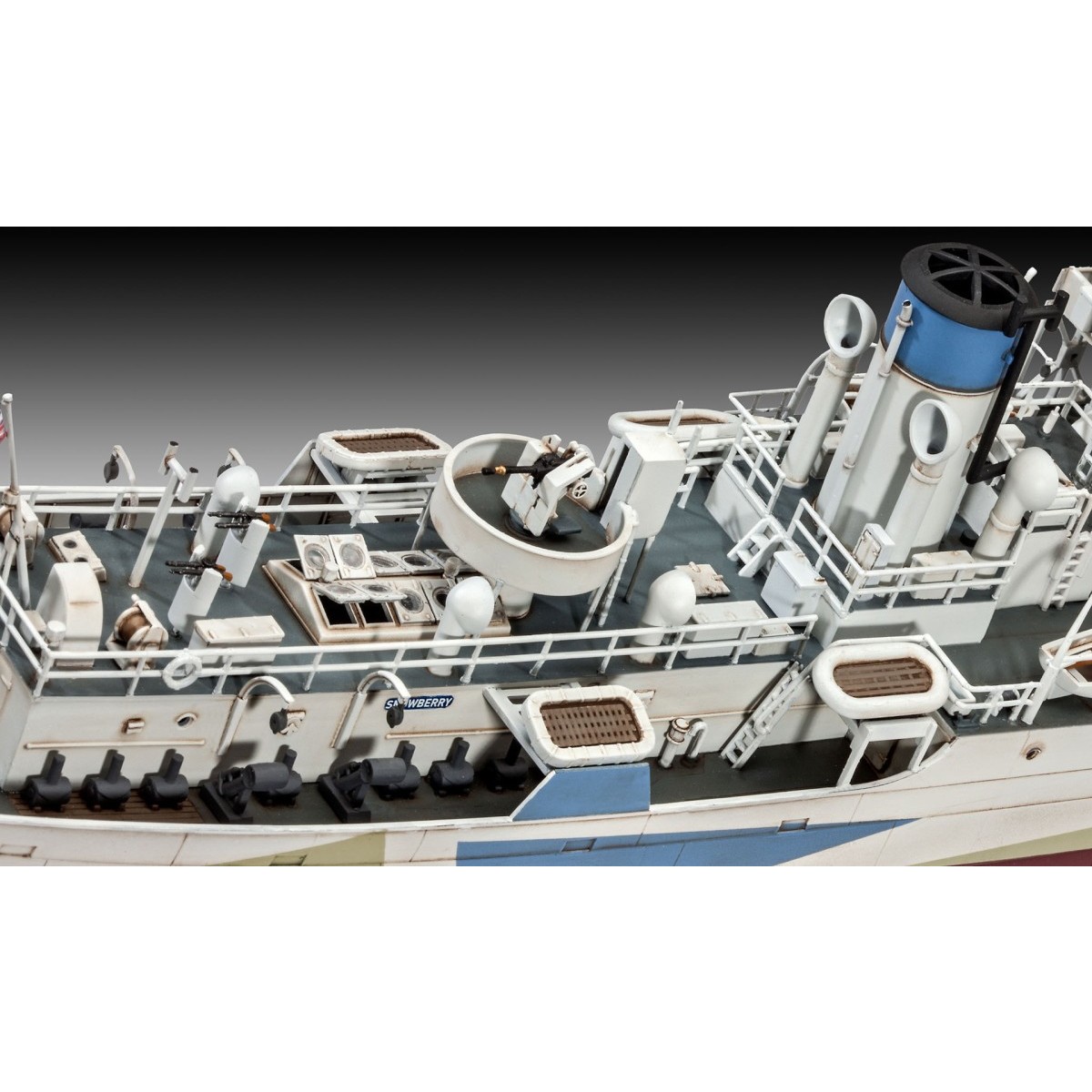 Revell Flower Class Corvette HMCS Snowberry (1:144)