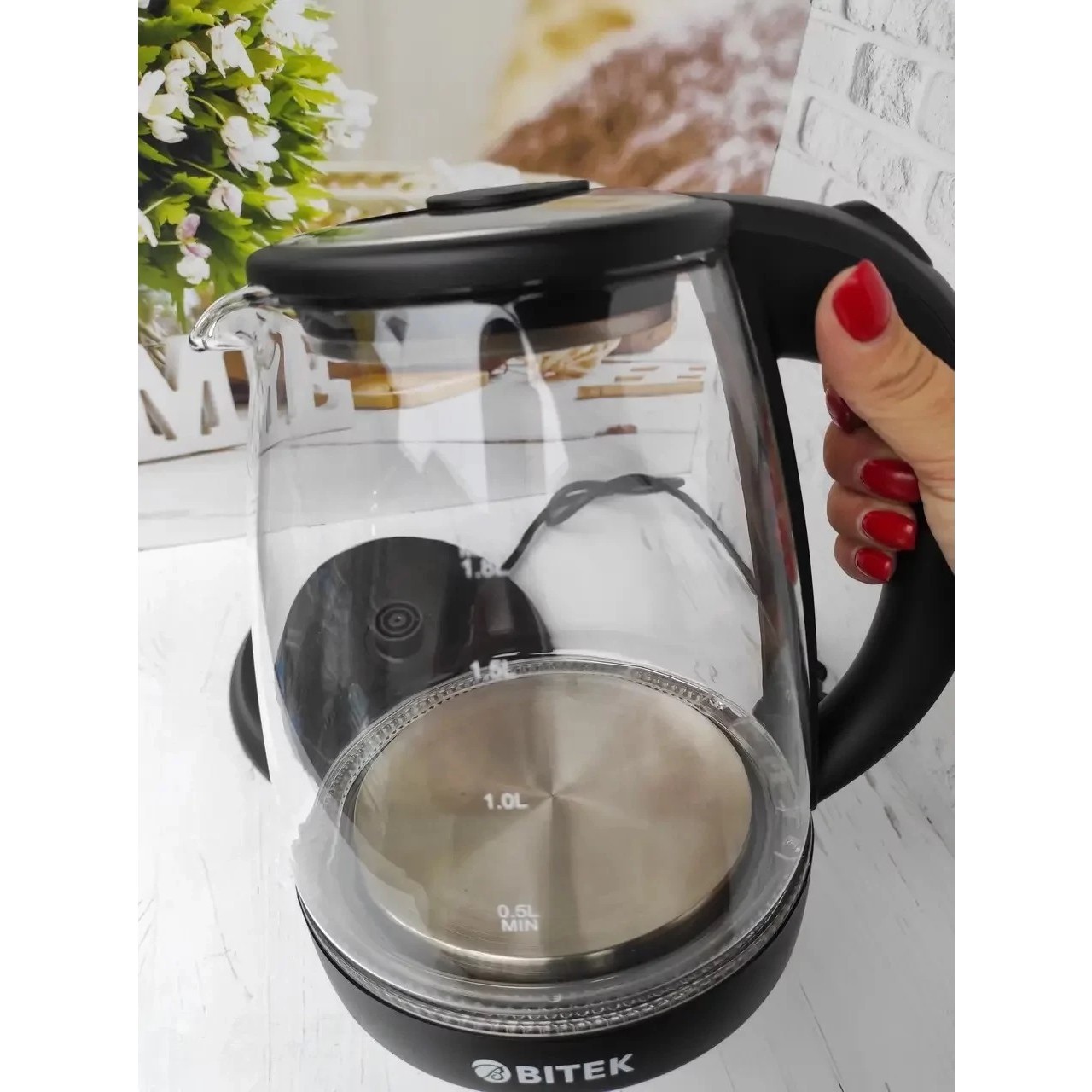 BiTEK BT-3110 2400&nbsp;Вт 1.8&nbsp;л  черный