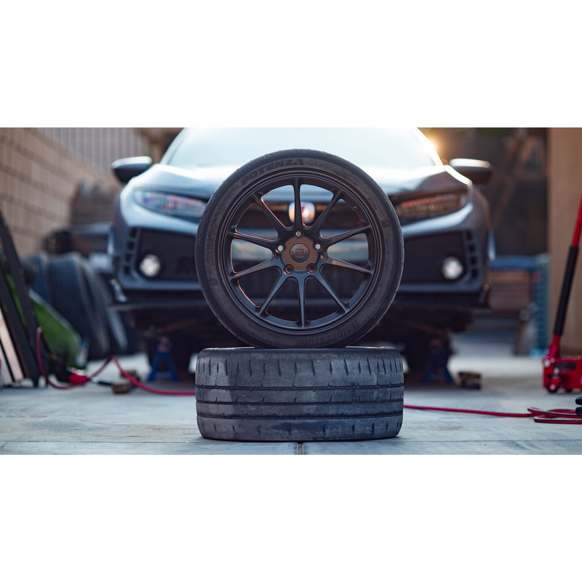 Bridgestone Potenza RE-71RS 275\/35 R18 95W