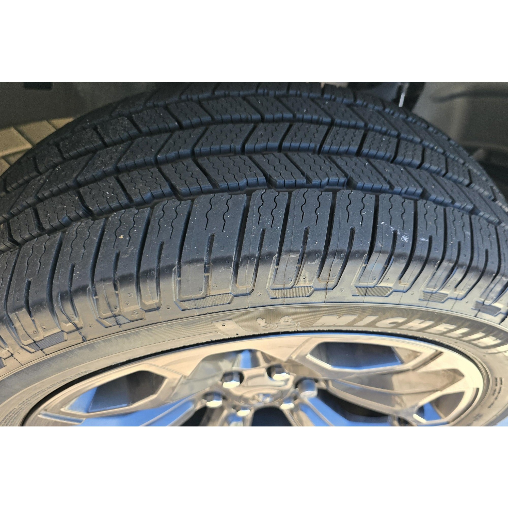 Michelin Defender LTX M\/S2 275\/50 R21 113H