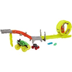 Hot Wheels Charge and Chase Challenge HXT05